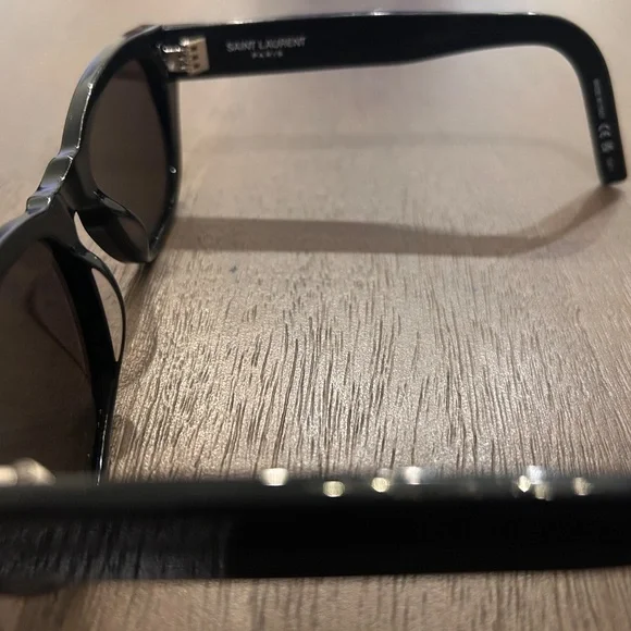 Authentic Saint Laurent 51mm rounded sunglasses - Picture 5 of 6